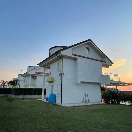 Indipendente A 50m Dal Mare * Casa Scrisi