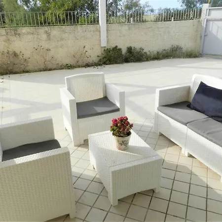 Vakantiehuis Indipendente A 50m Dal Mare Casa Scrisi